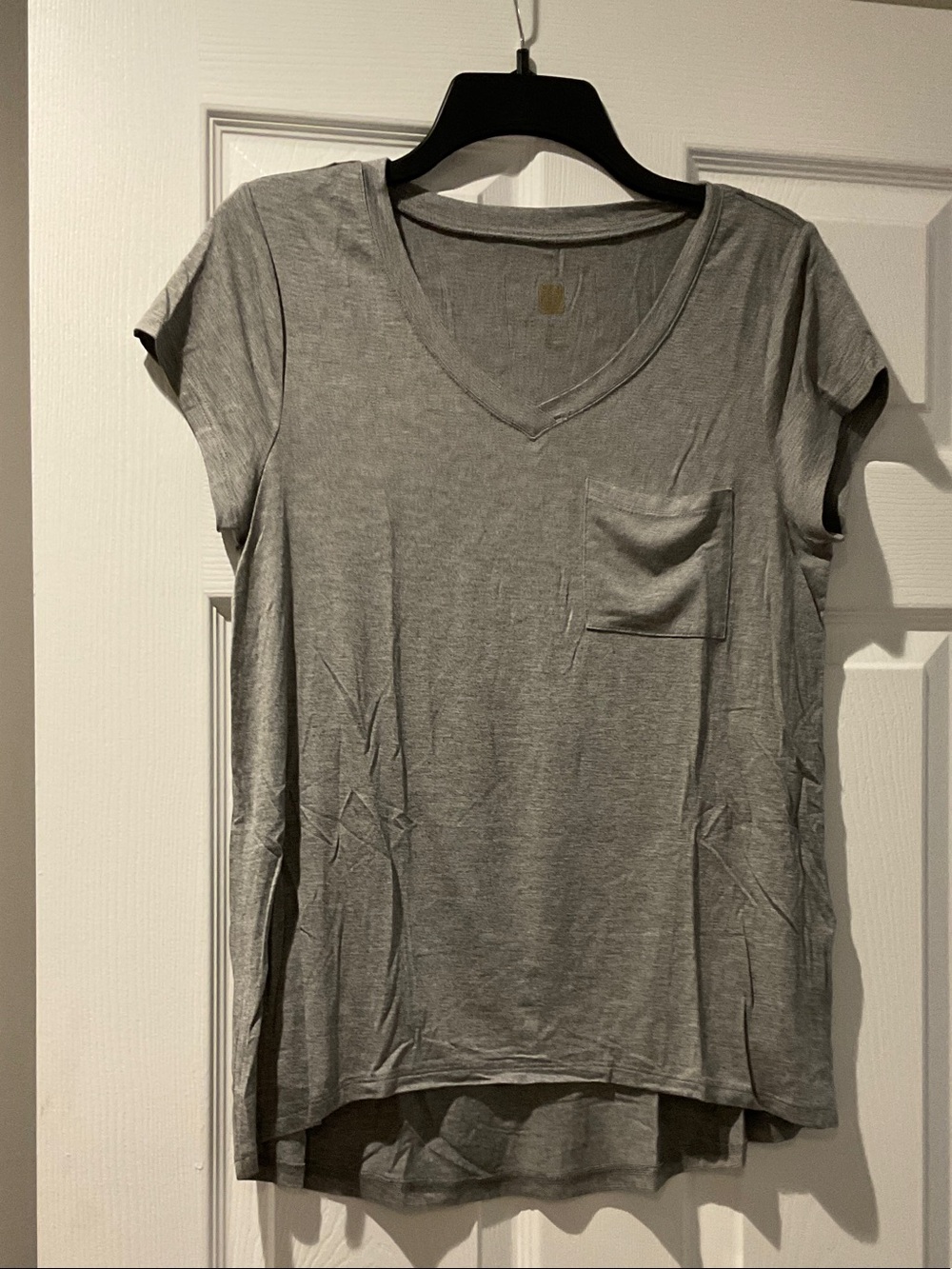 Cable & Gauge Heather Gray V-Neck Pocket Tee